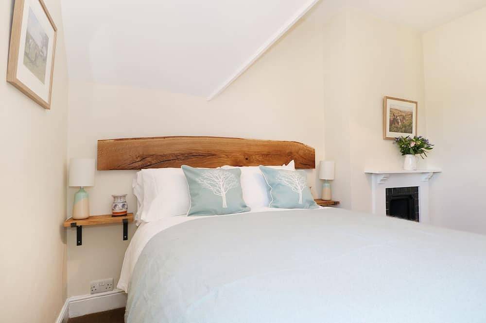 New Park Farm Cottage, pet friendly, with open fire in Brockenhurst in Brockenhurst, Hampshire