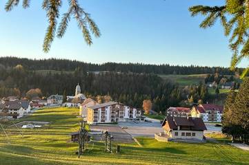Gîte pour 8 personnes, avec balcon à Bellefontaine (Jura)