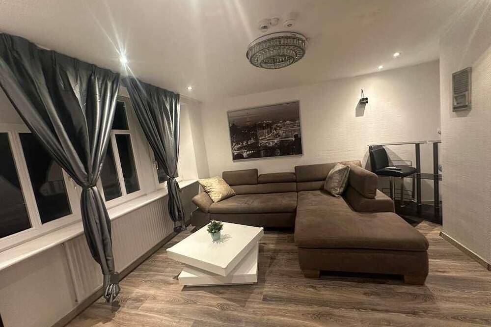 Ganze Wohnung, This one bedroom is located in a beautiful Historic Villa in Landstuhl, Germany in Landstuhl, Saar-Nahe-Bergland