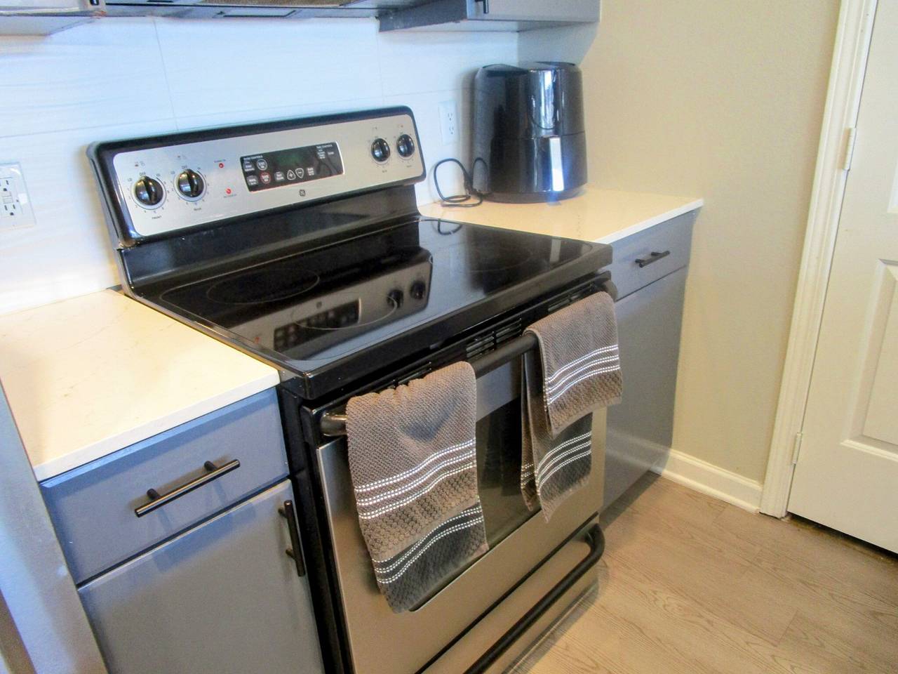Ganze Wohnung, Geräumiges Apartment in Dallas mit Blick auf die Stadt in der Nähe der Galleria Mall in Dallas, Dallas County