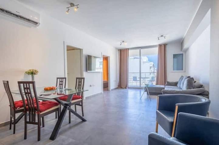 Apartment for 8 people in San Giljan