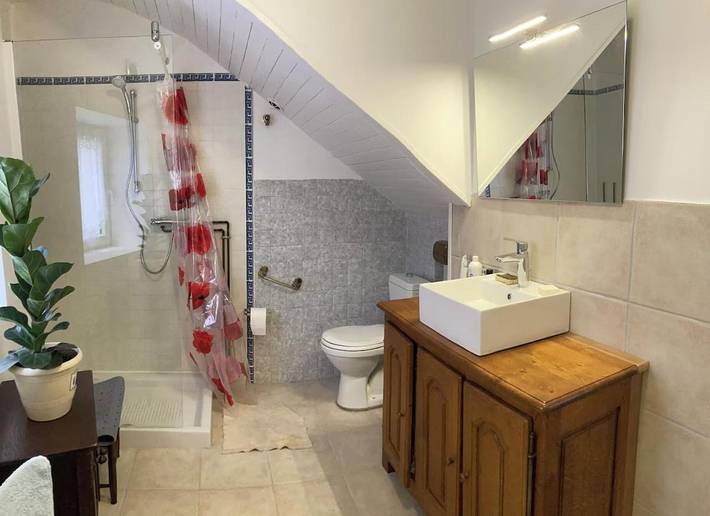 Location de vacances pour 5 personnes, avec vue ainsi que jardin et terrasse à Nantoux - 4