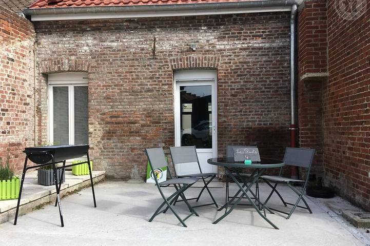 Gîte pour 4 personnes, avec terrasse dans Aniche
