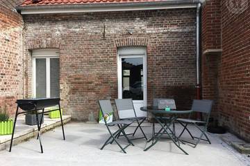 Gîte pour 4 personnes, avec terrasse dans Aniche