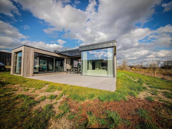 Location de vacances pour 8 personnes, avec Terrasse et Jardin dans Heure