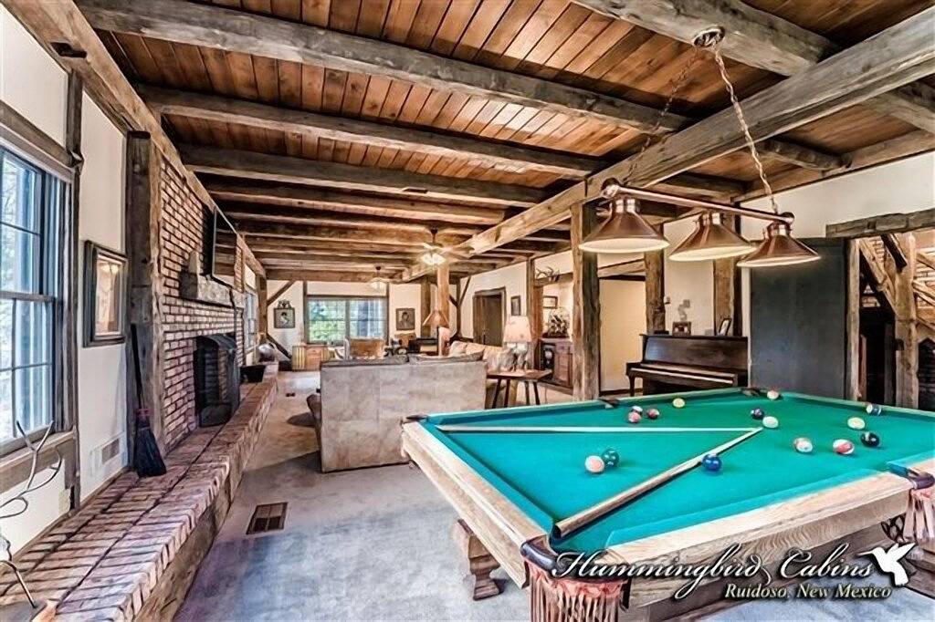 Big Sky Lodge & Bunkhouse: Familientreffen muss sein! Mit Whirlpool und Billardtisch. in Alto, Ski Apache