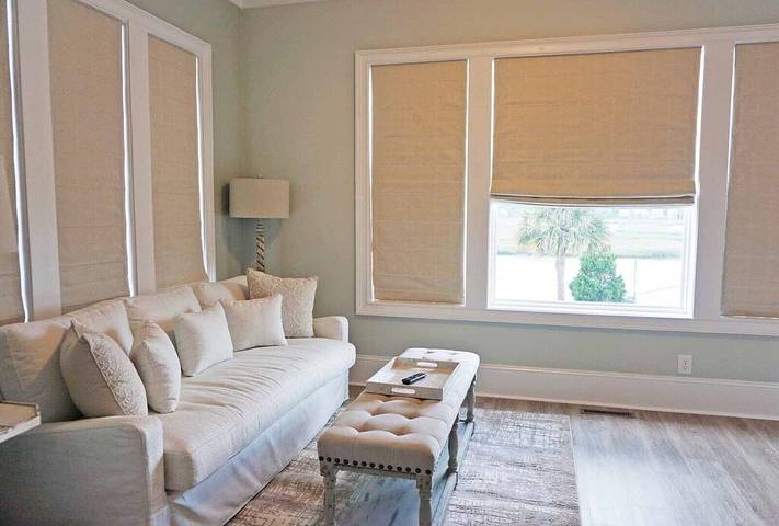 Vacation rental for 23 people, with pool and balcony as well as hot tub in Litchfield