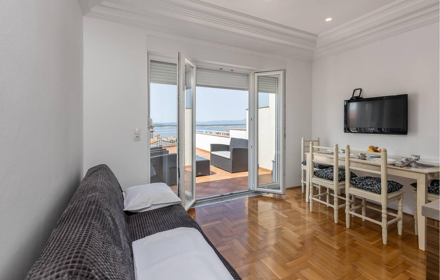 Gemütliche Wohnung mit Terrasse, WLAN und 1 km zum Strand in Crikvenica, Primorje-Gorski Kotar