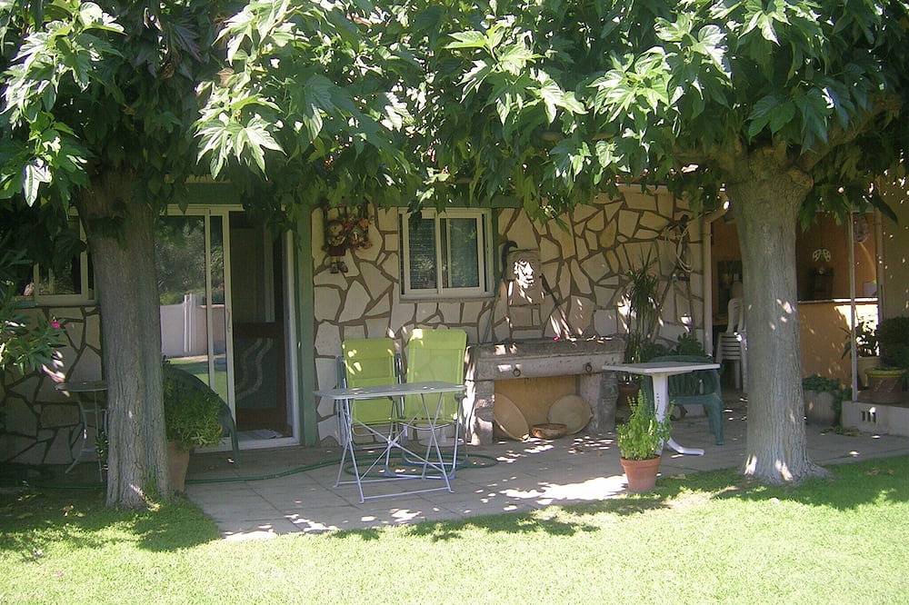 Pavillon de Charme Rez- de Jardin Dans Village Près des Plages in Bessan, Côte d'Améthyste