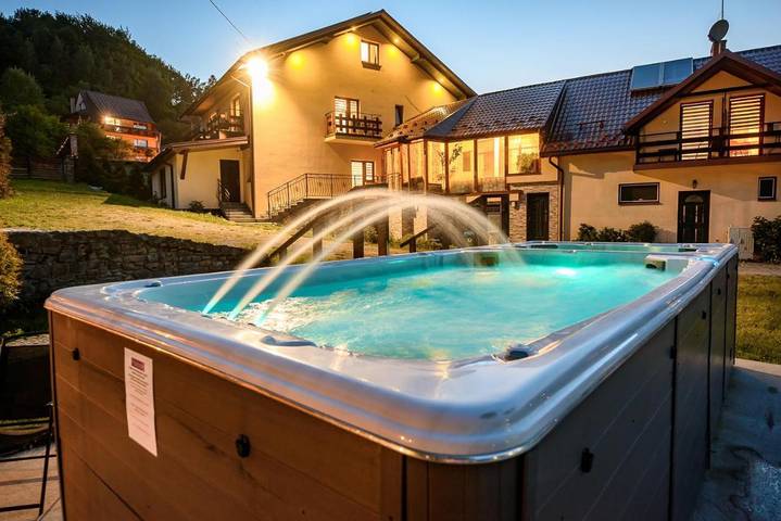 Wynajem wakacyjny dla 2 osób, z Balkon i Jacuzzi oraz Taras i Ogród w Krynica-Zdrój
