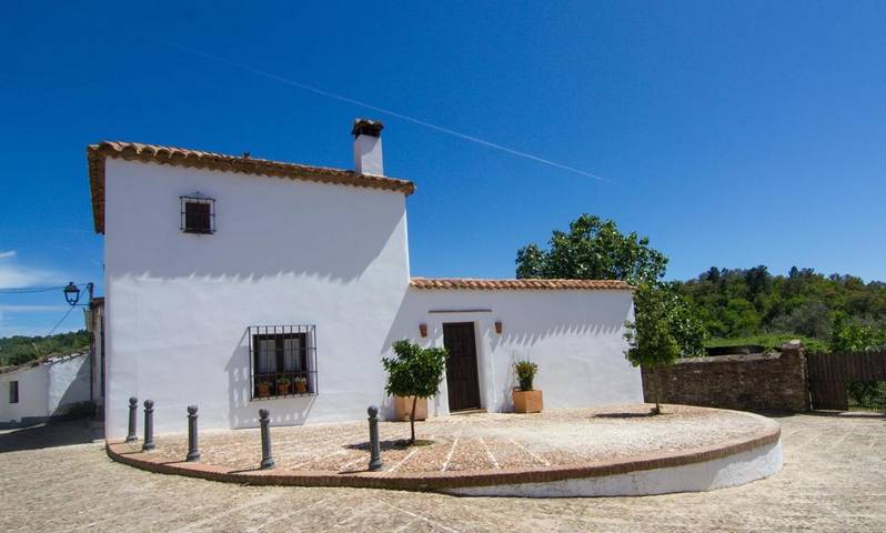 Casa rural para 4 personas, con vistas además de jardín y terraza, Se admiten mascotas en Sierra de Aracena y Picos de Aroche - 3