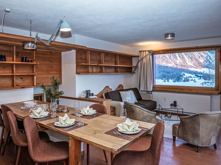 Ferienwohnung für 4 Personen, mit Balkon und Garten sowie Ausblick in Celerina