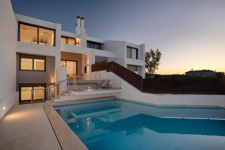 Villa für 11 Personen, mit Garten und Pool sowie Ausblick - 1