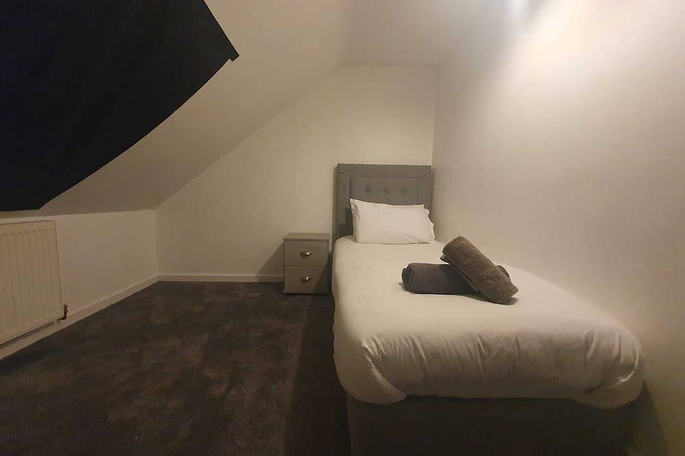 Luxury 5 - New Bedroom Chalet in Luton, Chiltern Hills