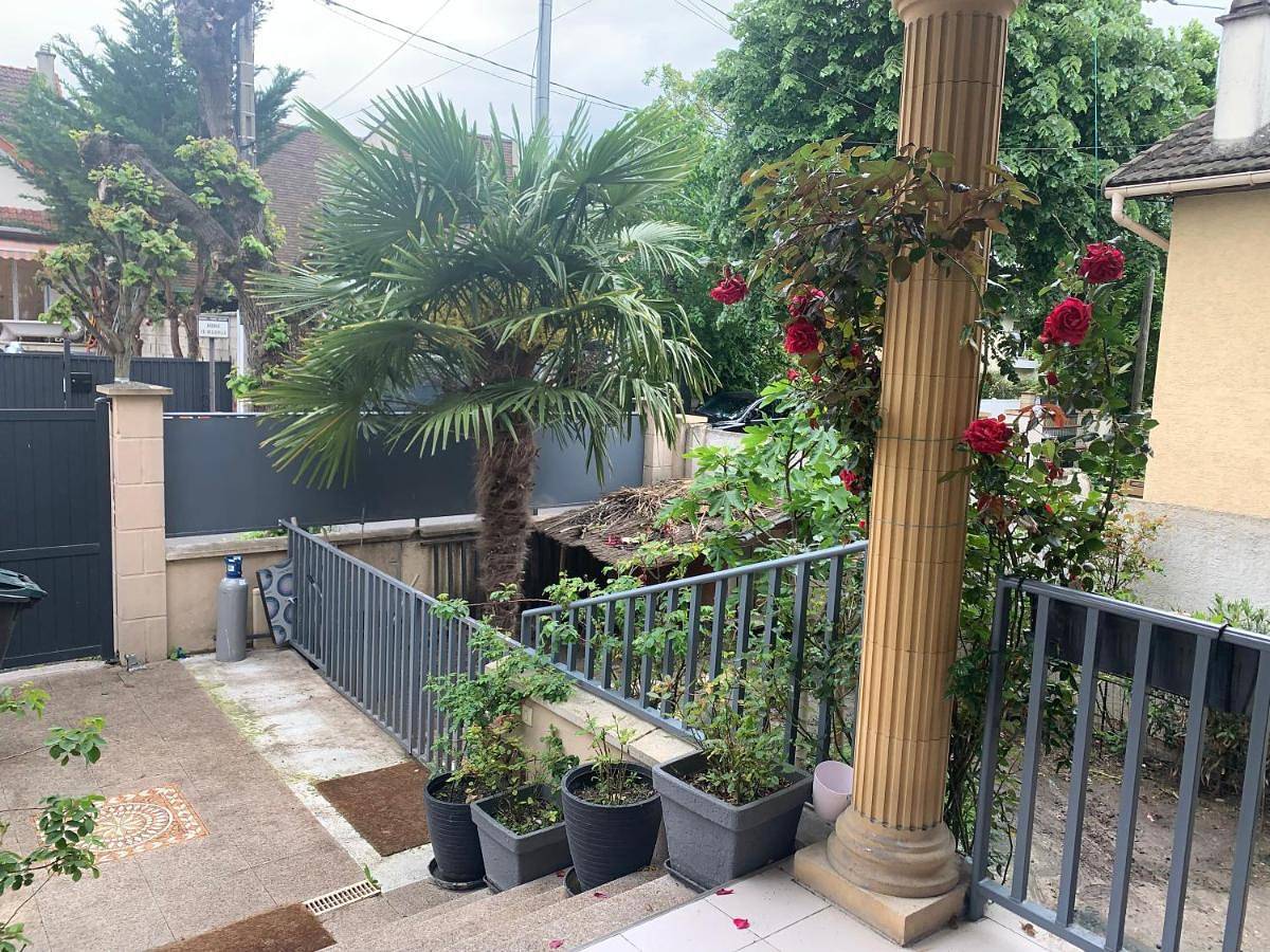 Appartement entier, Appartement en zone pavillonnaire in Bobigny, Seine-Saint-Denis
