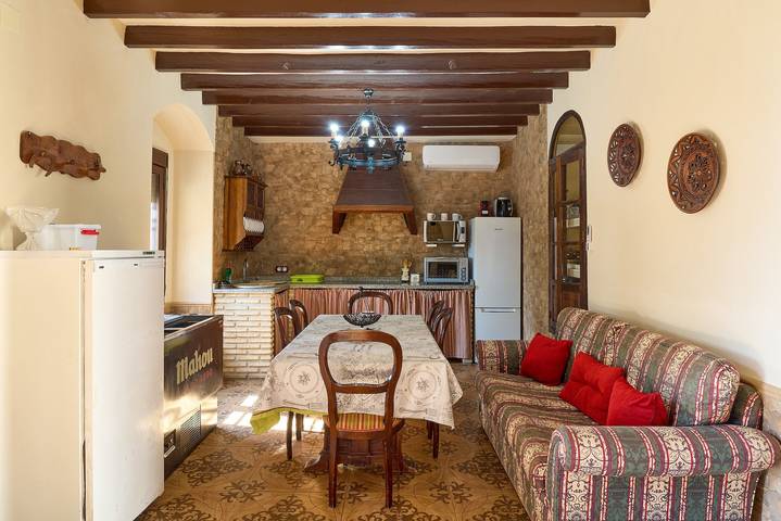 Vivienda Turística Rural Santa Fe con Piscina Privada, Wi-Fi y Aire Acondicionado in Montilla, Provincia de Córdoba