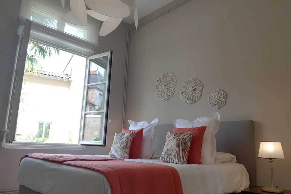 Entire apartment, Elegant apartment with panoramic view of Angoulême in Angoulême, Charente