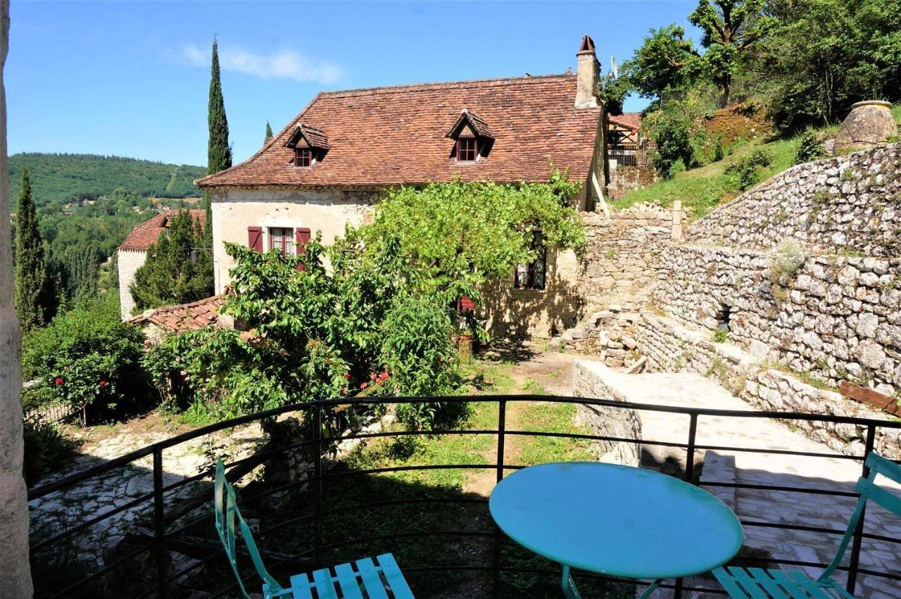 Appartement entier, One-Bedroom Apartment in Saint-Cirq-Lapopie, Quercy