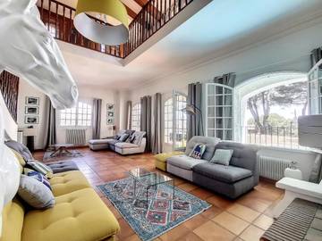 Cottage pour 8 personnes, avec vue ainsi que jardin et piscine à Colomars