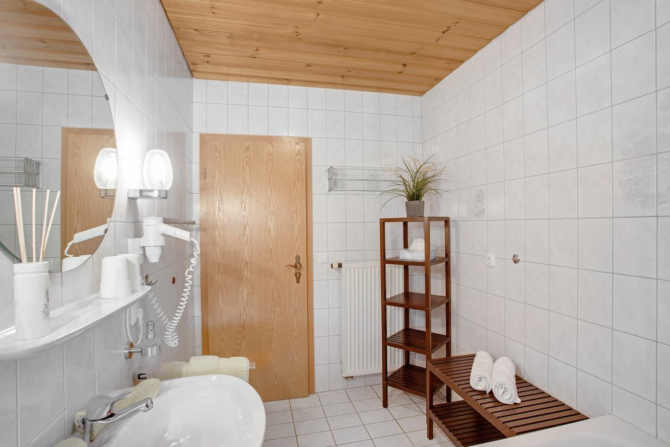 Appartement Enzian met balkon, uitzicht op de bergen & Wifi; parkeerplaats beschikbaar, foto 8