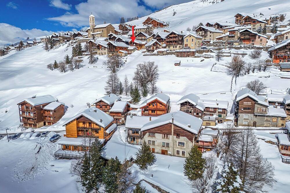Entire apartment, Cosy apartment in a 1774 house in St Véran. in Saint-Véran, Queyras