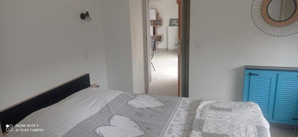 Location de vacances pour 4 personnes, avec piscine ainsi que jardin et vue à Saint-Privat-des-Vieux - 4