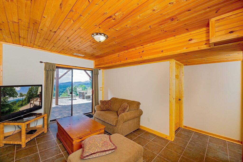 In der Nähe von Asheville w / Awesome Mountain View! in McDowell County