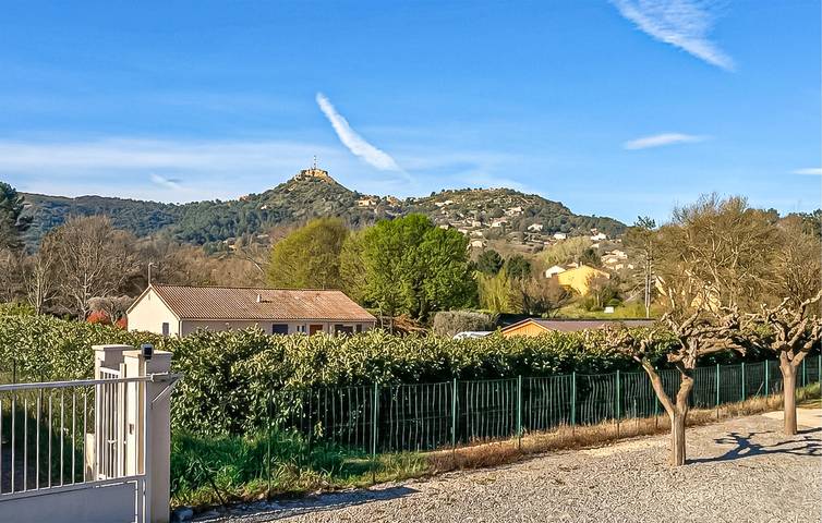 Location de vacances pour 6 personnes, avec terrasse et jardin à Sampzon - 3