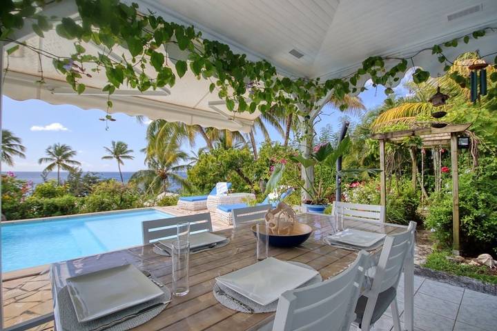 Cottage pour 6 personnes, avec terrasse et piscine à Saint-Pierre (ville)