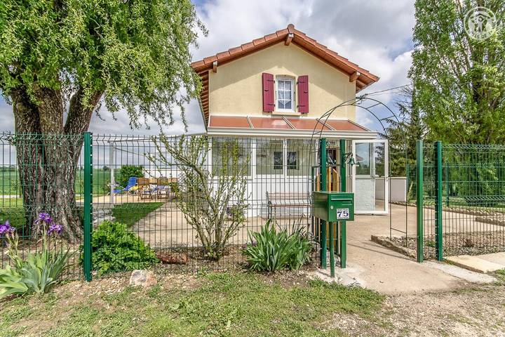 Gîte pour 4 personnes, avec jardin et terrasse