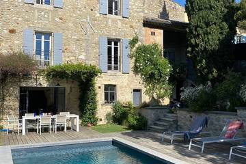 Location de vacances pour 9 personnes, avec jardin et terrasse à Valaurie