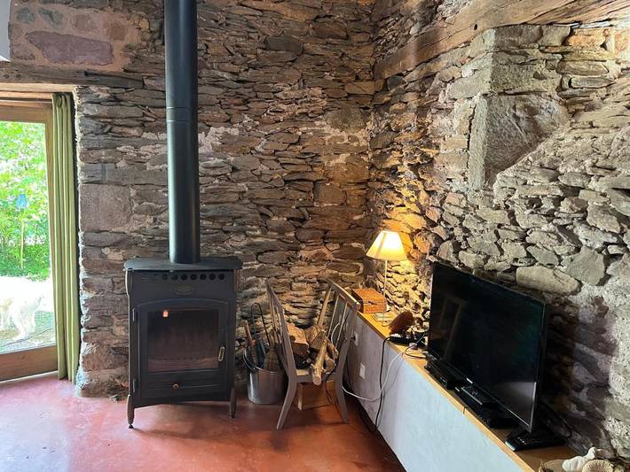 Location de vacances pour 5 personnes, avec jardin et piscine, animaux acceptés à Cassaniouze