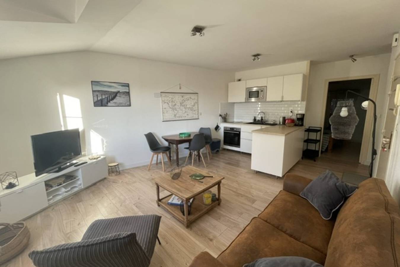 Appartement entier, Joli appartement très calme avec vue sur toits in La Rochelle, Région de La Rochelle