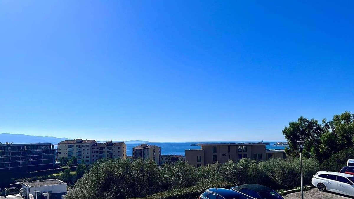 Appartement entier, Casamea - Vue Mer, Clim & Parking, Proche Plage in Ajaccio, Golfe D'Ajaccio