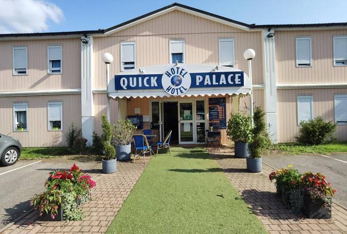 Hôtel pour 4 personnes, avec terrasse, animaux acceptés