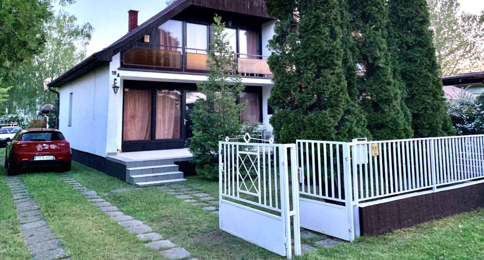 Ferienhaus 50 m zum Balaton mit eigenem Steg und Boot in Szantod, Plattensee Südufer