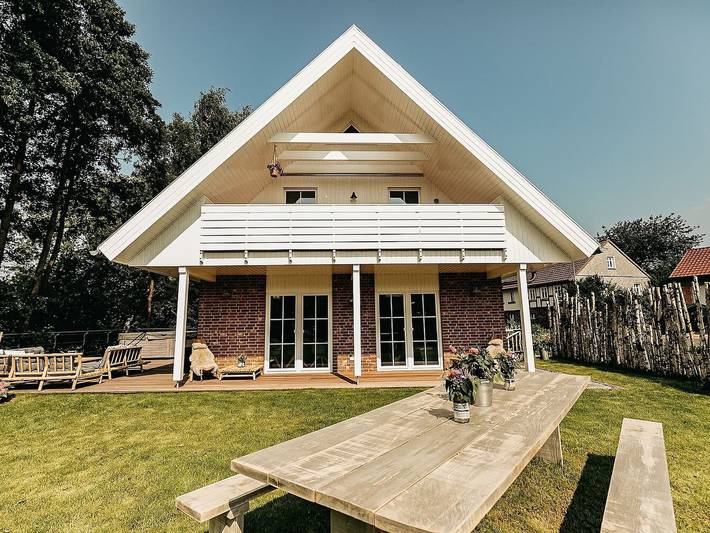 Ferienwohnung für 10 Personen, mit Balkon und Balkon/Terrasse sowie Whirlpool und Terrasse am Vogelsberg Region
