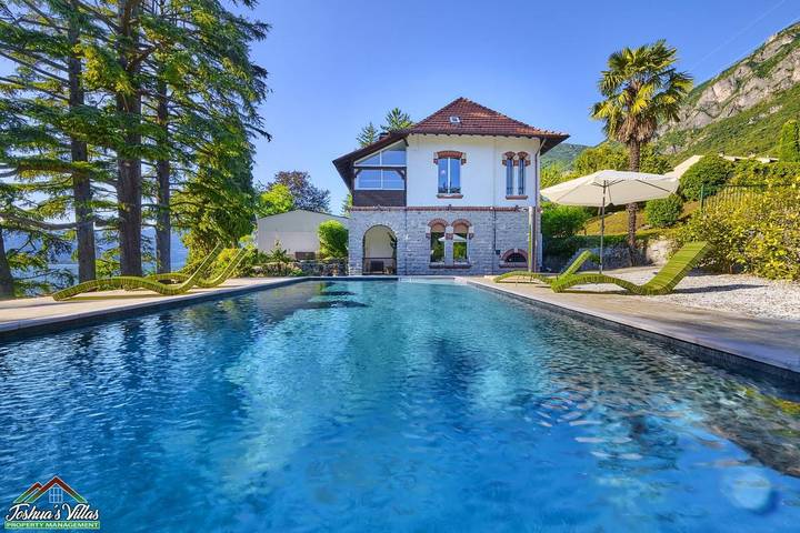 Villa per 10 persone, con Idromassaggio e Terrazza nonché Giardino e Piscina a Lierna
