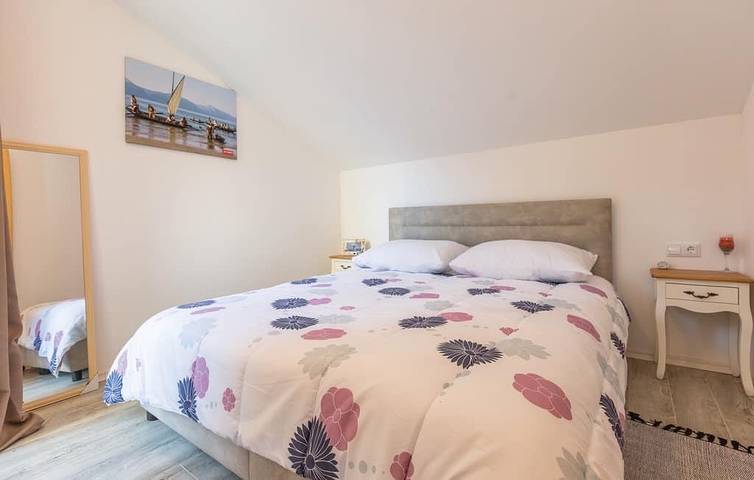 Ganze Wohnung, Ferienwohnung für 6 Personen mit Balkon/Terrasse in Blace, Dubrovnik-Neretva