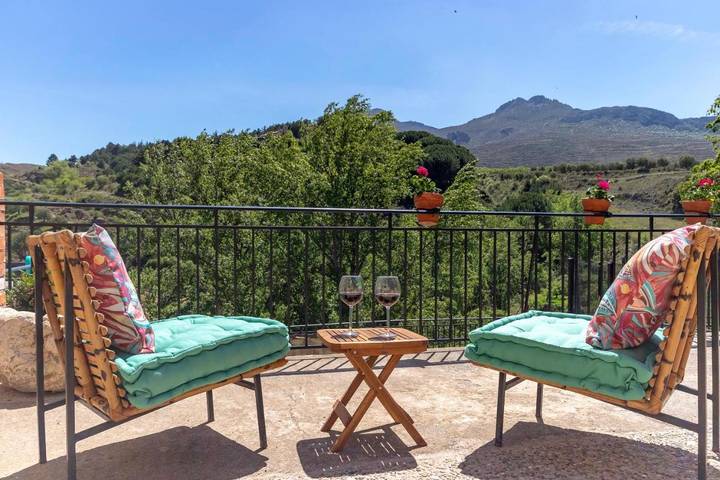 Casa para 8 personas, con piscina y vistas además de terraza y jardín, Se admiten mascotas en La Rioja