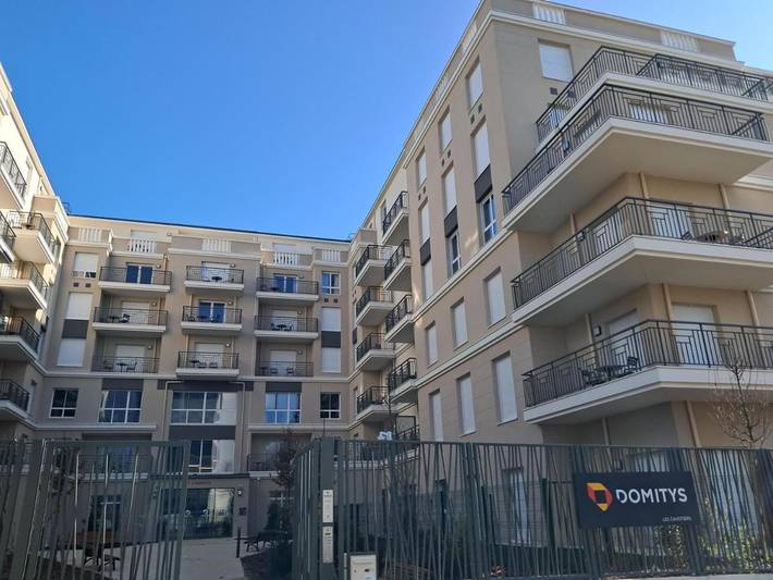 Appart’hôtel pour 2 personnes, avec Balcon et Terrasse ainsi que Jardin et Piscine