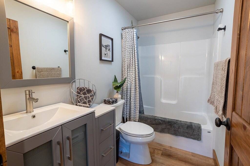 Waterfront Ranch on The Delaware River in Pike County