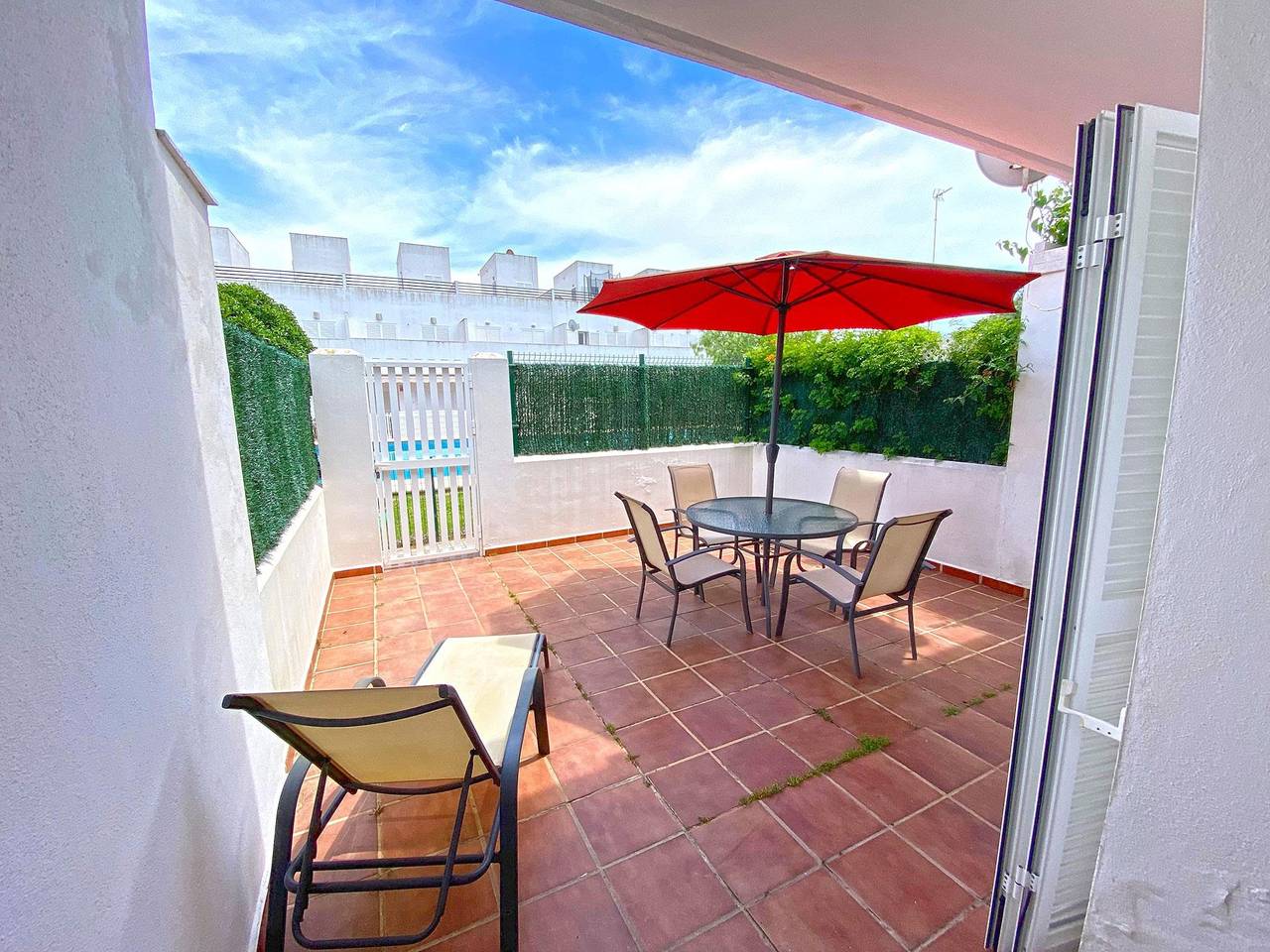 Terraced house with shared pool in residential area in Conil, sleeps 5 in Conil de la Frontera, Costa de la Luz