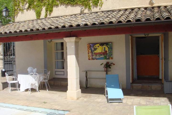 Gîte pour 4 personnes, avec piscine et jardin ainsi que vue et terrasse à Plaissan - 4