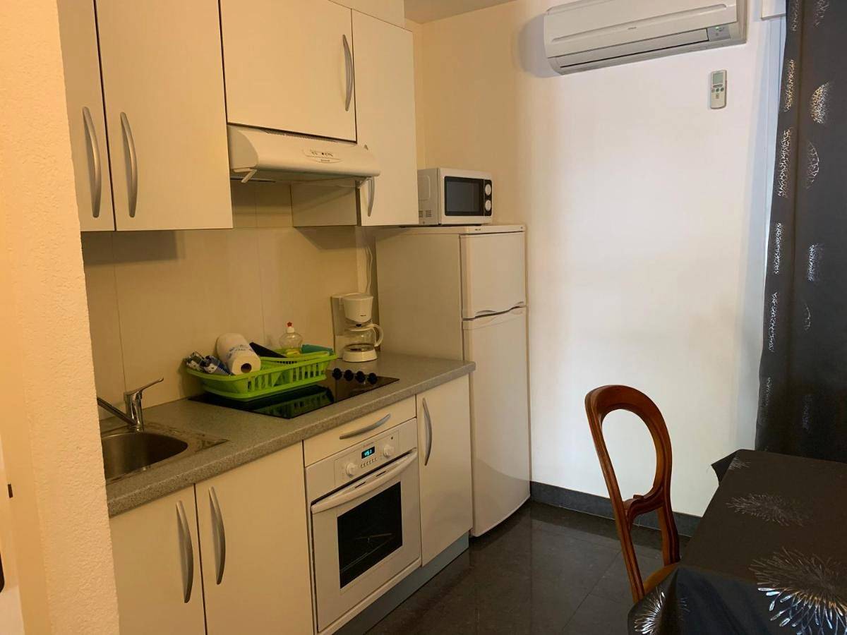 Two-Bedroom Apartment (5 Adults) in Auriol, Côte méditerranéenne (France)
