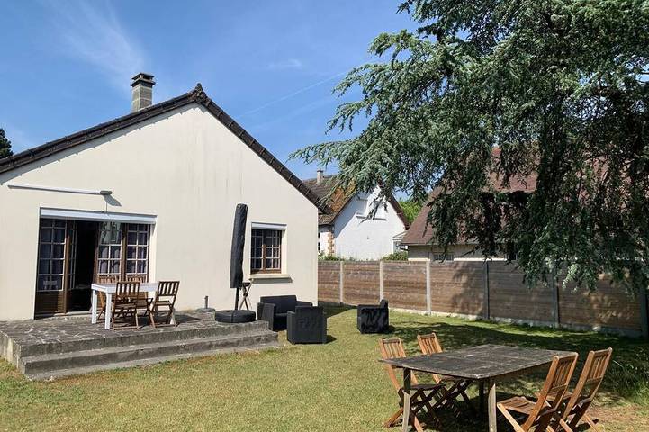 Location de vacances pour 10 personnes, avec jardin dans Hauteville-sur-Mer - Plage