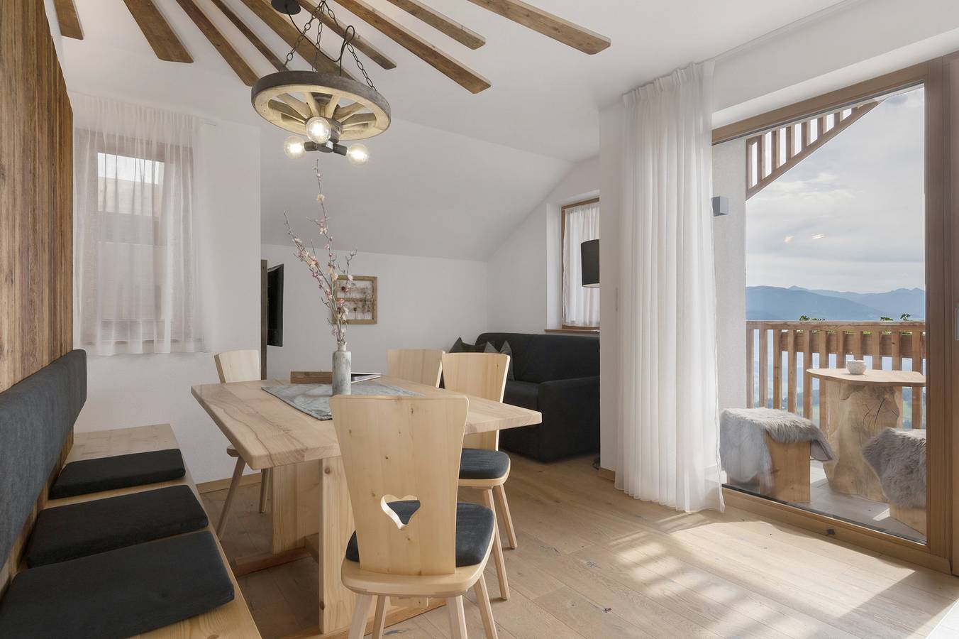 Ganze Wohnung, Ferienwohnung 'Prielerhof Sunrise' mit Bergblick, privater Terrasse und Wi-Fi in Ellen, St. Lorenzen