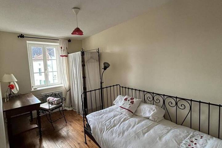 Gîte pour 6 personnes, avec terrasse à Ferrières-sur-Sichon - 2