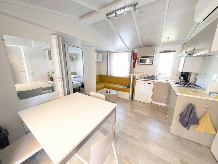 Camping pour 6 personnes, avec piscine ainsi que jardin et terrasse à Parentis-en-Born - 4