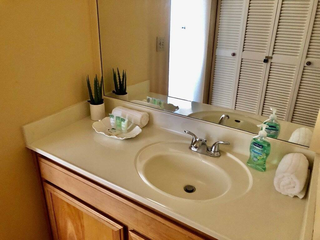 Ganze Wohnung, Breathtaking Views - 2 Bd Condo w/ Pool, A/C, Wifi, Parking in Hilo, North Hilo